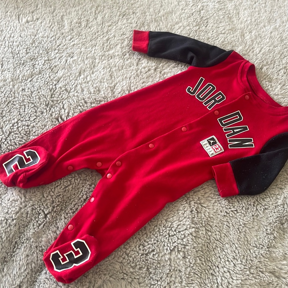 🌈 Air Jordan Baby Boy Girl Sleeper Sz 3/6M Pajama 23